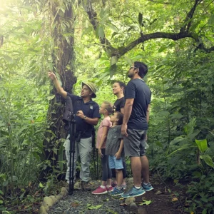 family chocolate y sloth tour